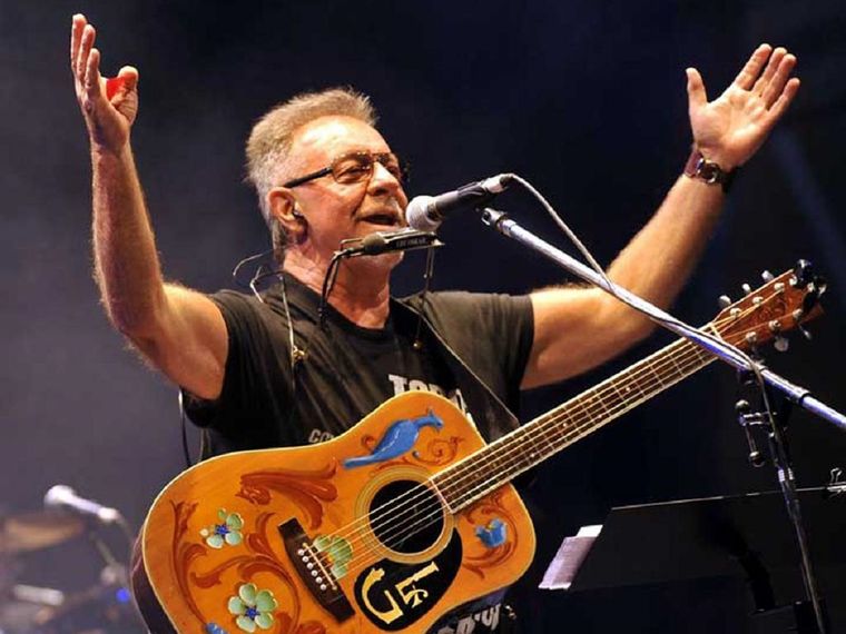 León Gieco contó que le gustaría que Leonardo Sbaraglia lo interprete en una supuesta serie de su vida.