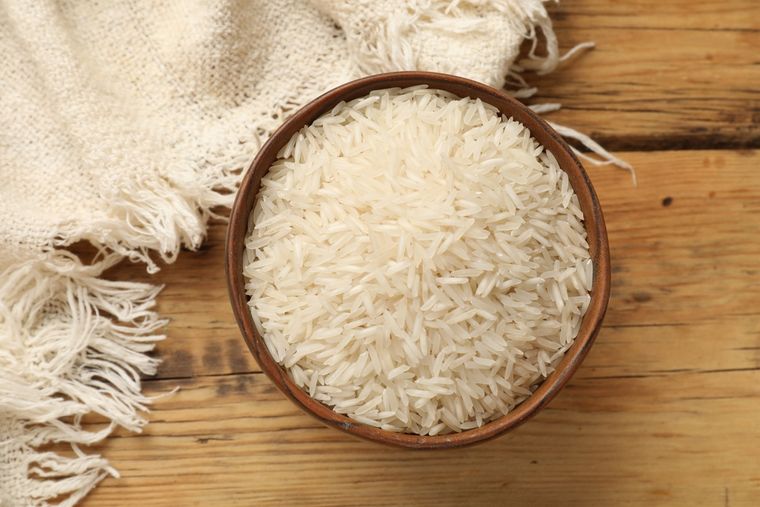 Según el Feng Shui, el arroz simboliza estabilidad y prosperidad: colocarlo con intención potencia su efecto.