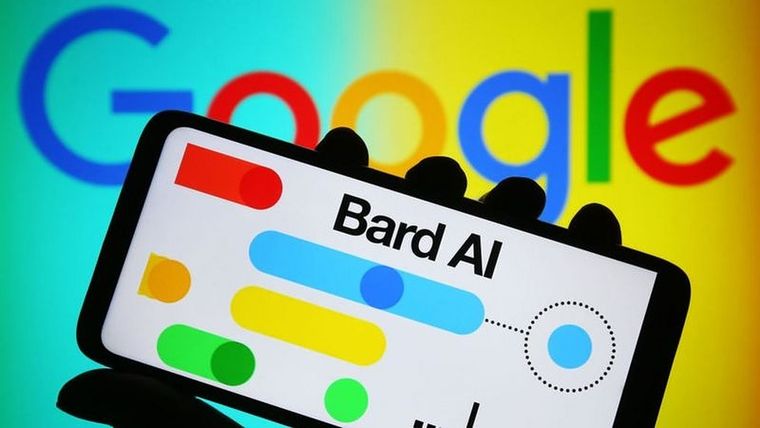 Google ya tiene una versión mejorada de su chatbot, Bard. Foto: GETTY IMAGES