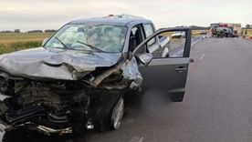 Un violento choque entre dos vehículos en la Ruta 3 provocó la muerte de una pareja y dejó dps heridos, entre ellos una adolescente hija de las víctimas fatales. Foto: Gentileza Noticias Las Flores