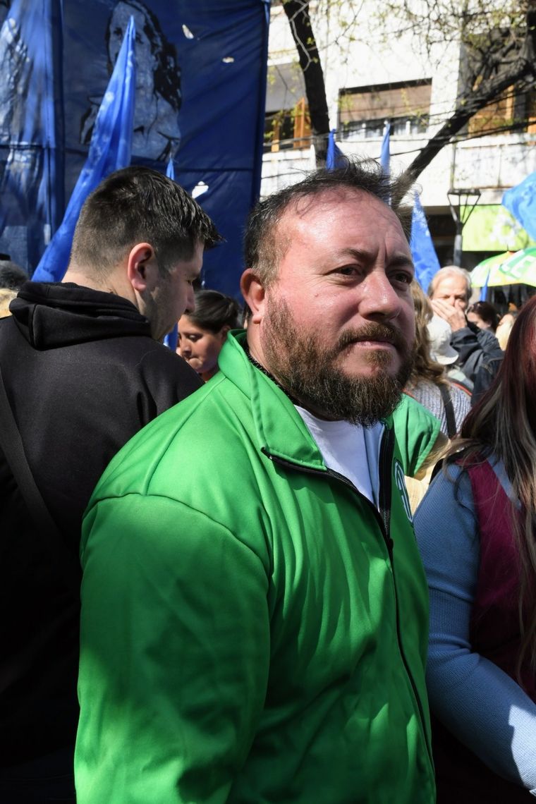 Roberto Macho, secretario general de ATE, en la movilización Foto: ALF PONCE MERCADO /MDZ