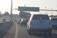 el fin de semana largo hacia la costa arranco con grandes demoras