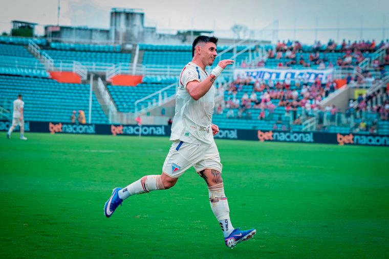 Adam Bareiro, a un paso de ser el tercer refuerzo de Boca. Adam Bareiro, a un paso de ser el tercer refuerzo de Boca.