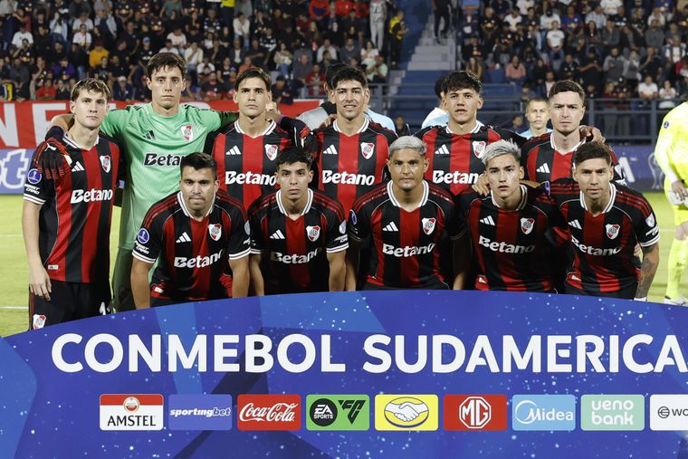 River se juega parte de la clasificación a los octavos de la Sudamericana en su visita a Carabobo. River se juega parte de la clasificación a los octavos de la Sudamericana en su visita a Carabobo.