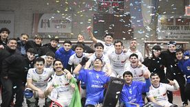 Los tanos festejaron un nuevo campeonato. Los tanos festejaron un nuevo campeonato.
