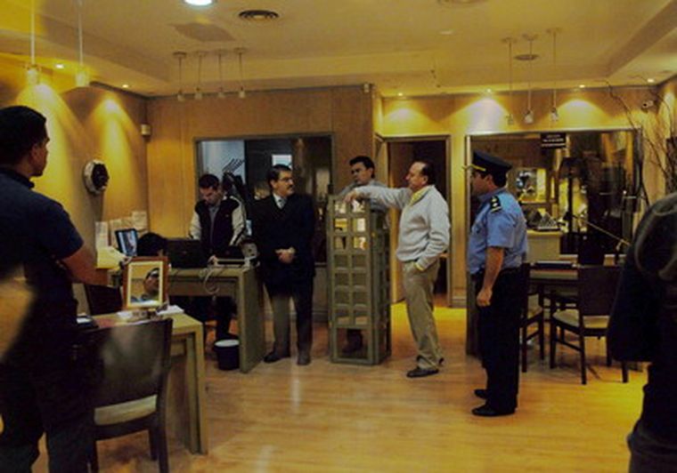 La policía busca a los autores del golpe comando. Foto: Gerardo Gómez / MDZ