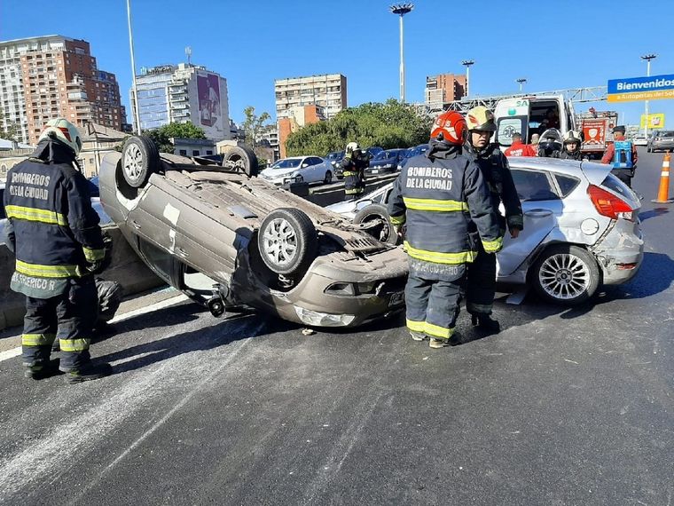 Accidente y vuelco en General Paz Foto: NA