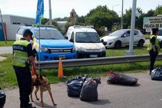 El funcionario escolar se fugó del control porque llevaba una gran cantidad de droga en el baúl