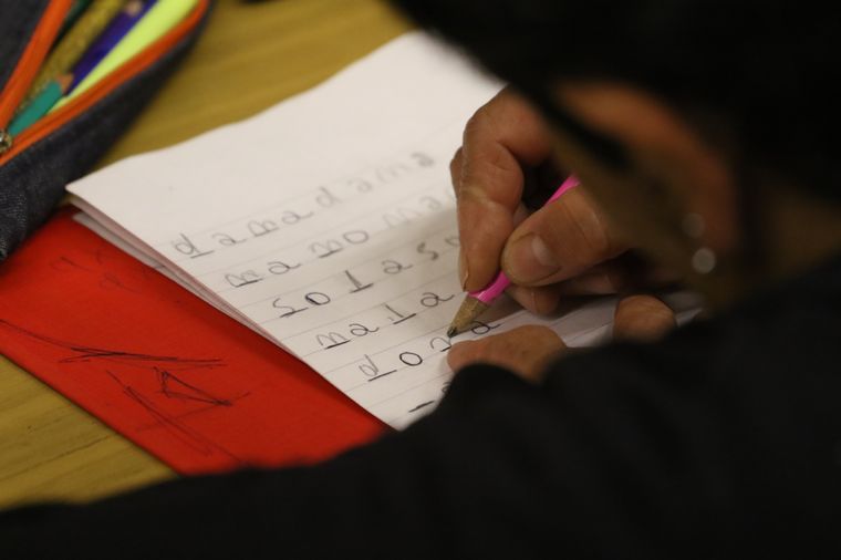 Las comunidades educativas no pueden ni deben mirar a un costado frente a esta problemática; los equipos directivos deben estar acompañados y asesorados. Foto: Maximiliano Ríos/MDZ