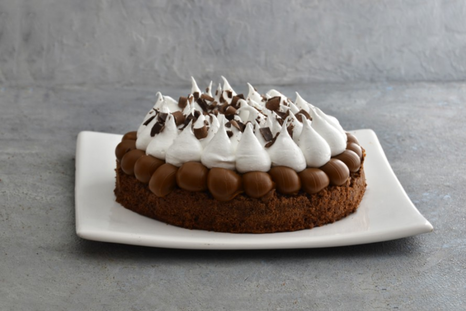 La torta brownie combina chocolate, dulce de leche y merengue. Un postre ideal para golosos. Foto: Instagram