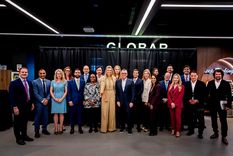Globant recibió en una mesa redonda sobre salud financiera a la Reina Máxima de los Países Bajos, Máxima Zorreguieta. Foto Gentileza: Patrick van Katwijk Globant recibió en una mesa redonda sobre salud financiera a la Reina Máxima de los Países Bajos, Máxima Zorreguieta. Foto Gentileza: Patrick van Katwijk