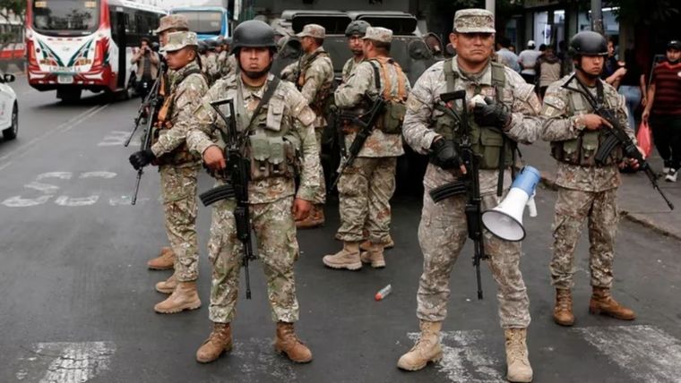 En Lima se reforzó la seguridad y se decretó estado de emergencia. Foto: Fuente: El Peruano