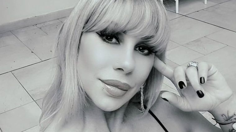 La panelista de LAM arremetió contra sus compañeras de programa. Foto: Instagram @moni.farro