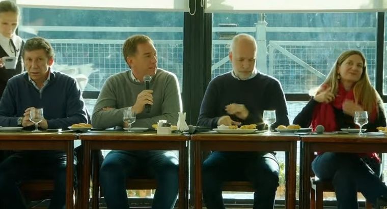 Horacio Rodríguez Larreta junto a Diego Santilli