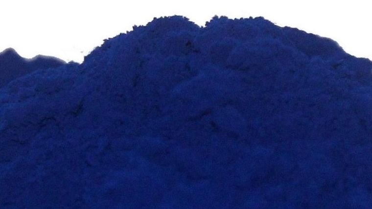 Fue el primer pigmento sintético moderno y mucho menos propenso a desvanecerse que otros azules.
