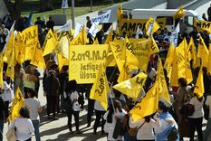 Ampros en al asamblea intersindical en la explanada de Casa de Gobierno Foto: Rodrigo DAngelo / MDZ