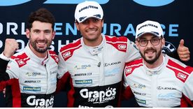 Pechito López {izquierda) celebró su primera victoria en LMGT3 con el equipo Lexus en San Pablo. Pechito López {izquierda) celebró su primera victoria en LMGT3 con el equipo Lexus en San Pablo.