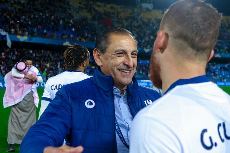 Con una sonrisa de oreja a oreja, Ramón Díaz festejó el batacazo de su Al-Hilal contra Flamengo. Foto: Al-Hilal