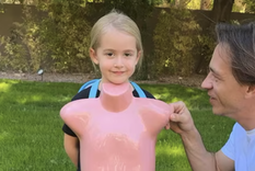 El video muestra todo el proceso de creación de este disfraz viral. Foto: Archivo