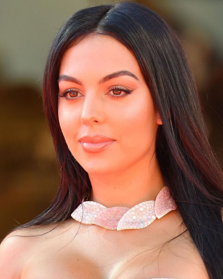 Georgina Rodríguez luce fabulosa con este combo súper fácil de lograr Foto: Instagram