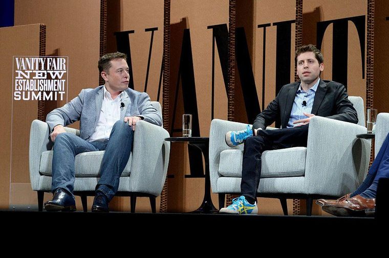 Elon Musk y Sam Altman, fotografiados en 2015, cuando cofundaron OpenAI.