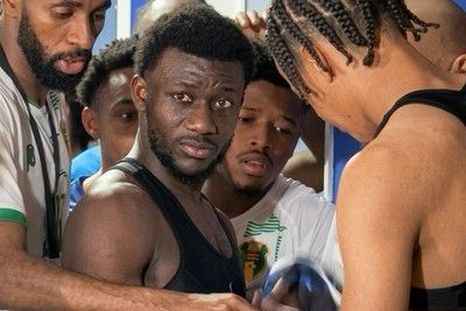 El plantel de Mauritania no quería quedarse sin su camiseta albiceleste tras el histórico partido en la Bombonera. El plantel de Mauritania no quería quedarse sin su camiseta albiceleste tras el histórico partido en la Bombonera.