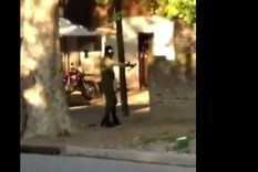 Un hombre con una katana aterroriza a los vecinos de Caseros.