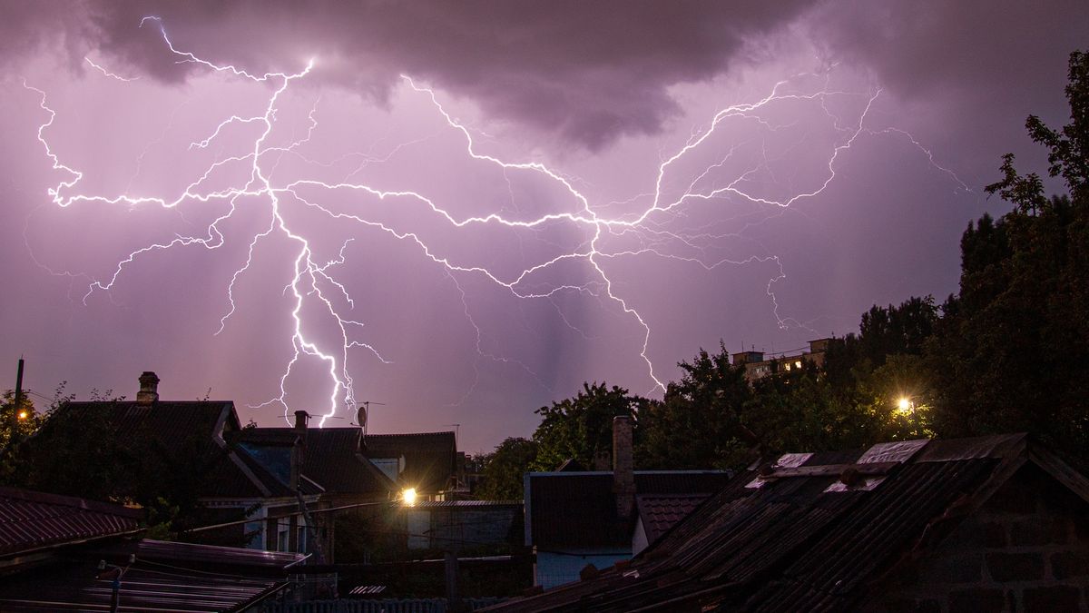 Alerta naranja por tormentas severas en Buenos Aires: qué zonas son críticas
