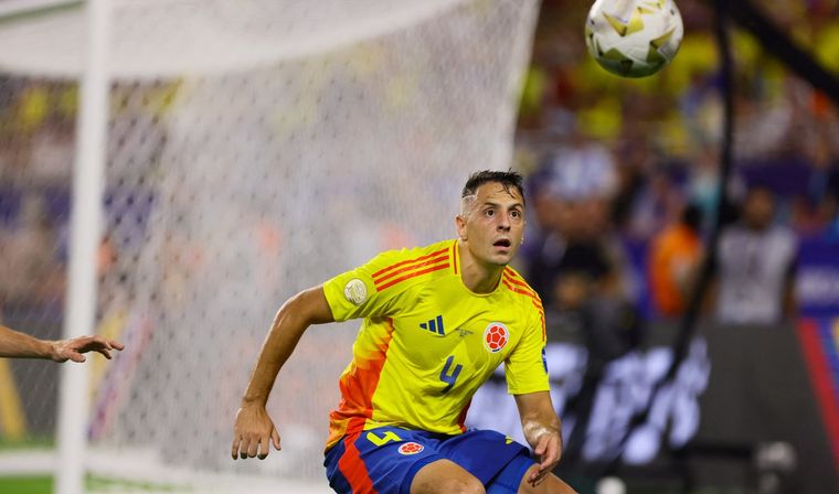 El lateral colombiano Santiago Arias será nuevo jugador de Independiente. El lateral colombiano Santiago Arias será nuevo jugador de Independiente.