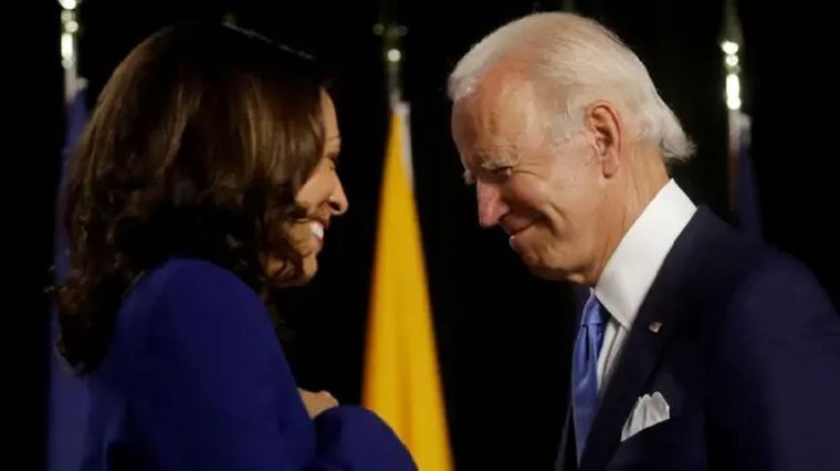 Hoy quiero ofrecer todo mi apoyo y respaldo para que Kamala (Harris) sea la candidata de nuestro partido este año. Demócratas: es hora de unirse y vencer a Trump. ¡Hagámoslo!”, publicó Joe Biden al renunciar a la carrera por la reelección. Foto: Reuters