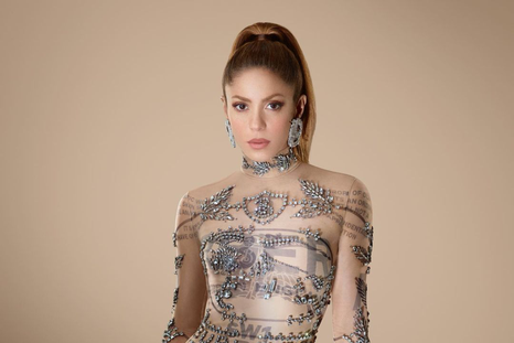 Shakira y transparencias a pleno en la nueva campaña de Burberry