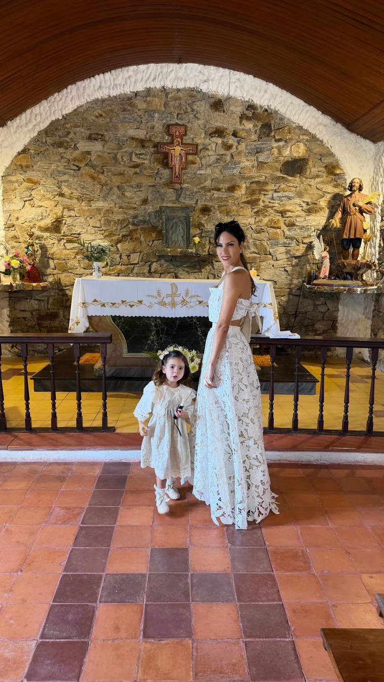 El look boho romántico con el que Barby Franco brilló en el bautismo de Beltrán.