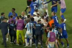Sobre el final del encuentro, se produjo un ida y vuelta entre los futbolistas. Foto: Captura Sobre el final del encuentro, se produjo un ida y vuelta entre los futbolistas. Foto: Captura