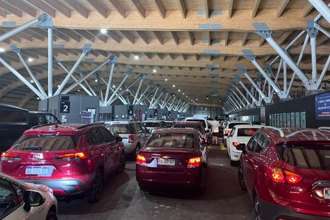 El fortalecimiento de la moneda chilena encarece el costo de vida para los visitantes que pagan con pesos argentinos, justo antes del inicio de la temporada de verano.