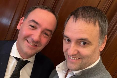 Francisco Adorni es hermano del jefe de Gabinete. Francisco Adorni es hermano del jefe de Gabinete.