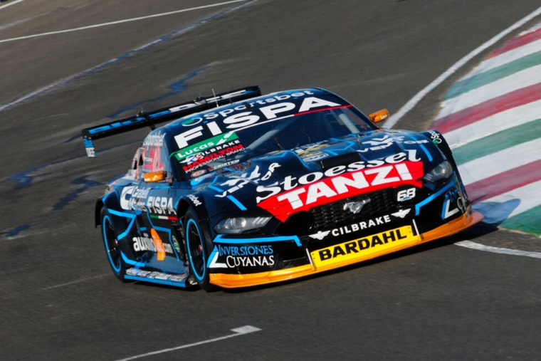 Santero volvió a lucirse y está cada vez más cerca del título. Foto: Campeones