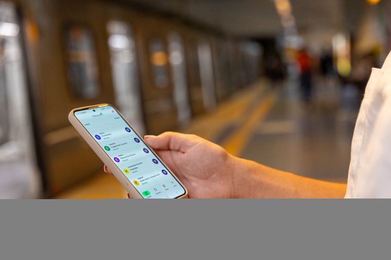 La aplicación cuenta con múltiples funciones que buscan mejorar la experiencia de los usuarios del subte Foto: Gentileza