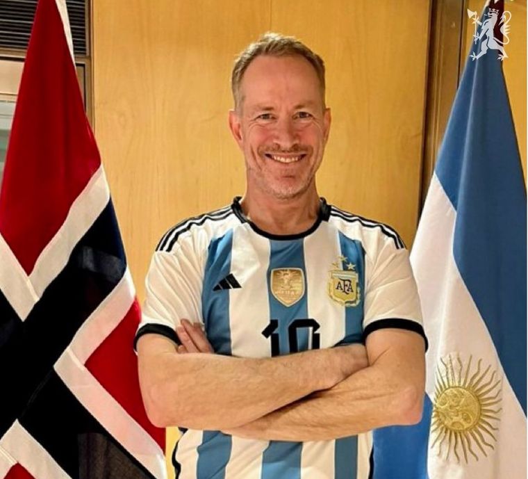 Halvor Sætre es el Embajador de Noruega ante Argentina, Bolivia, Paraguay y Uruguay. Halvor Sætre es el Embajador de Noruega ante Argentina, Bolivia, Paraguay y Uruguay.