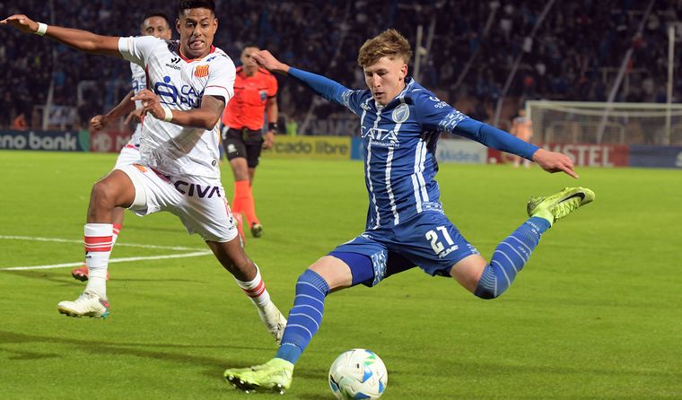 Godoy Cruz igualó 2 a 2 ante Grau.