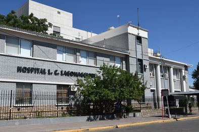 MDZol | hospital lagomaggiore frente edificio (6)