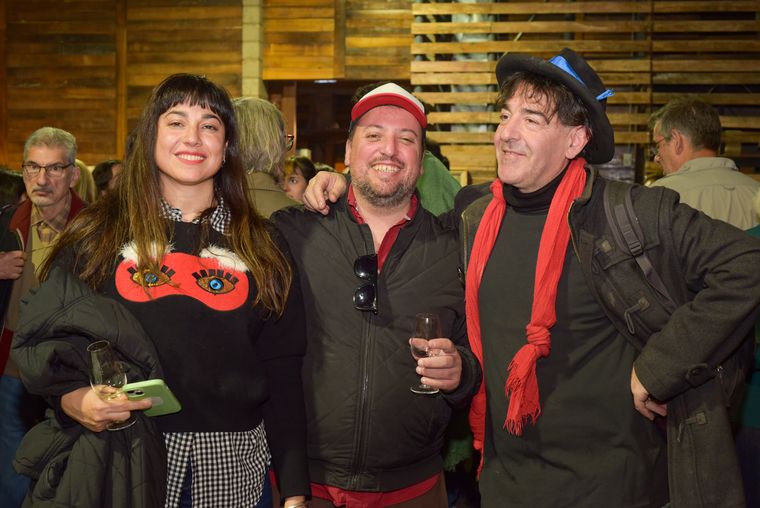 Romina Molina, Ariel Bonomo y Osvaldo Chiavazza. Romina Molina, Ariel Bonomo y Osvaldo Chiavazza.