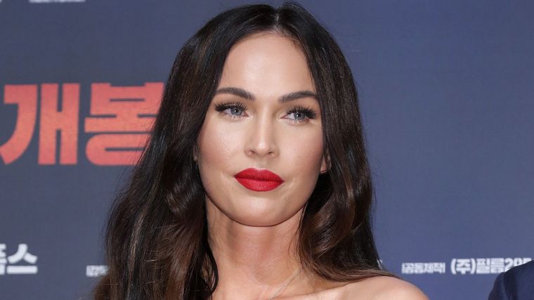 Megan Fox ama vestirse toda de negro. Foto: Huffington Post - huffingtonpost.es