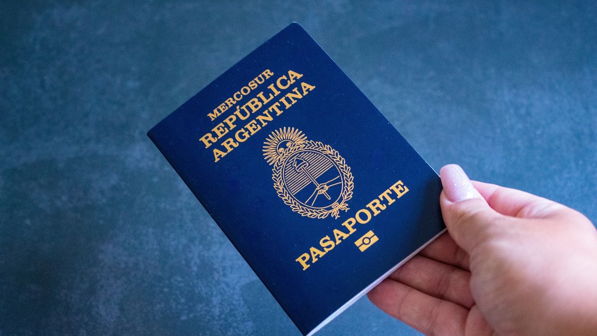 Si tenés doble ciudadanía, esta es la exigencia de Migraciones para salir del país en 2026