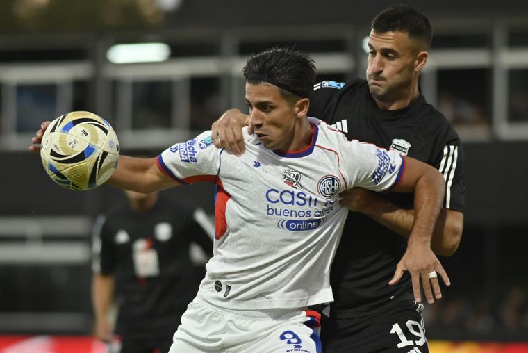 Alexis Cuello no jugará los octavos de final del Torneo Apertura y San Lorenzo lo sufre.