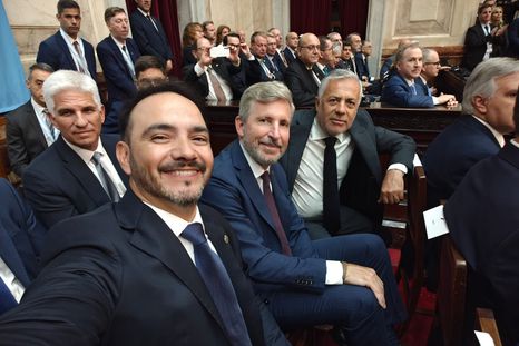 Alfredo Cornejo junto a Valdés, Frigerio y Poggi. Alfredo Cornejo junto a Valdés, Frigerio y Poggi.