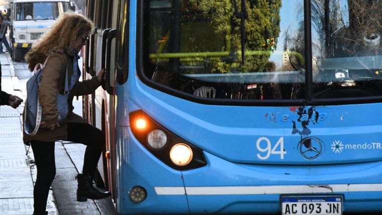 El descuento del Banco Nación para quienes se toman el micro.