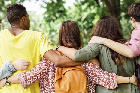 Los padres tratamos de hacer lo mejor, hacemos lo que podemos y vamos con nuestras heridas a cuestas. Los padres tratamos de hacer lo mejor, hacemos lo que podemos y vamos con nuestras heridas a cuestas.