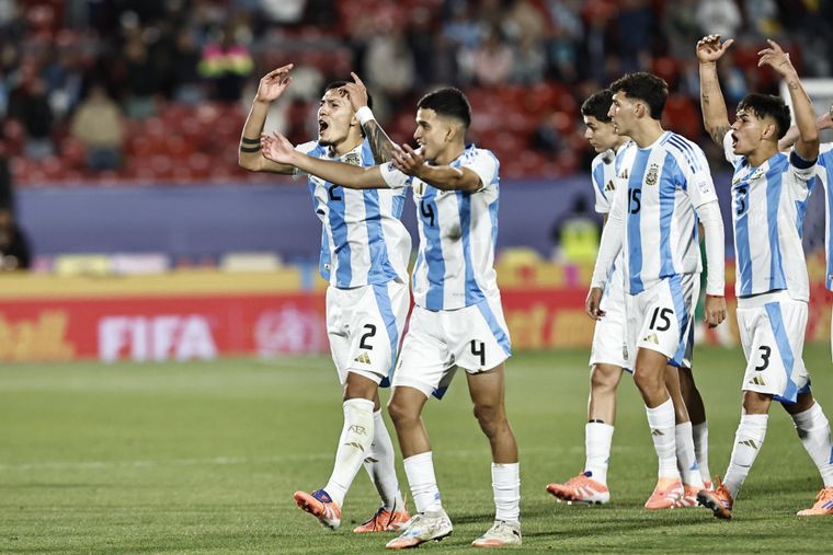 La Seleccíon argentina eliminó a México en cuartos de final y enfrentará a Colombia en semifinales. 