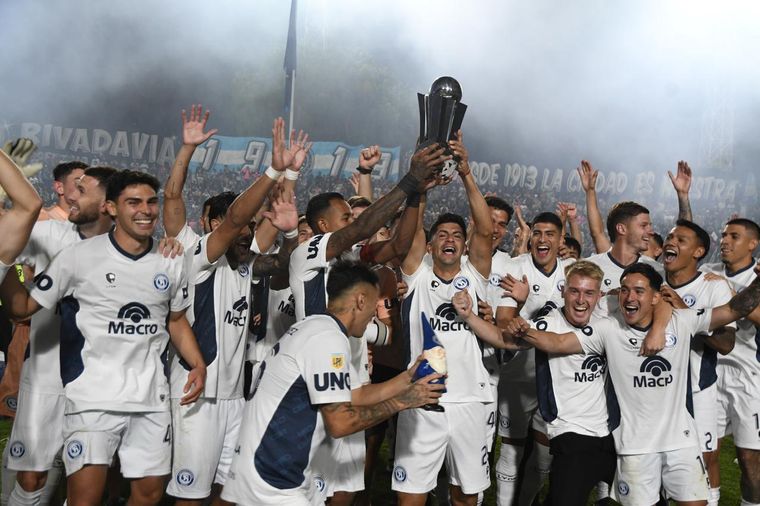 Lucho Abecasis con la Copa. Lucho Abecasis con la Copa. 