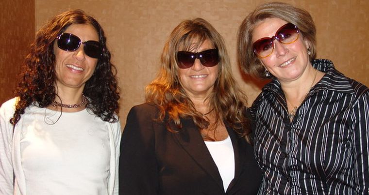 Modelos por un rato: María Celina Farés, Lizzie Da Cortá y Claudia Giner se probaron todas las alternativas. Foto: MDZ